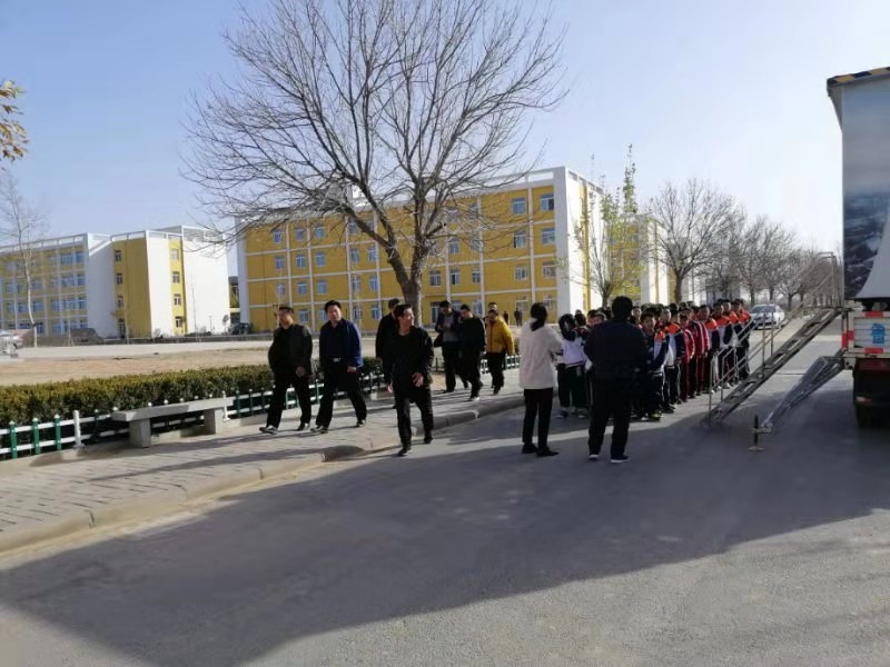 山東德衡（濱州）律師事務(wù)所為中學(xué)生講好“法律第一課”