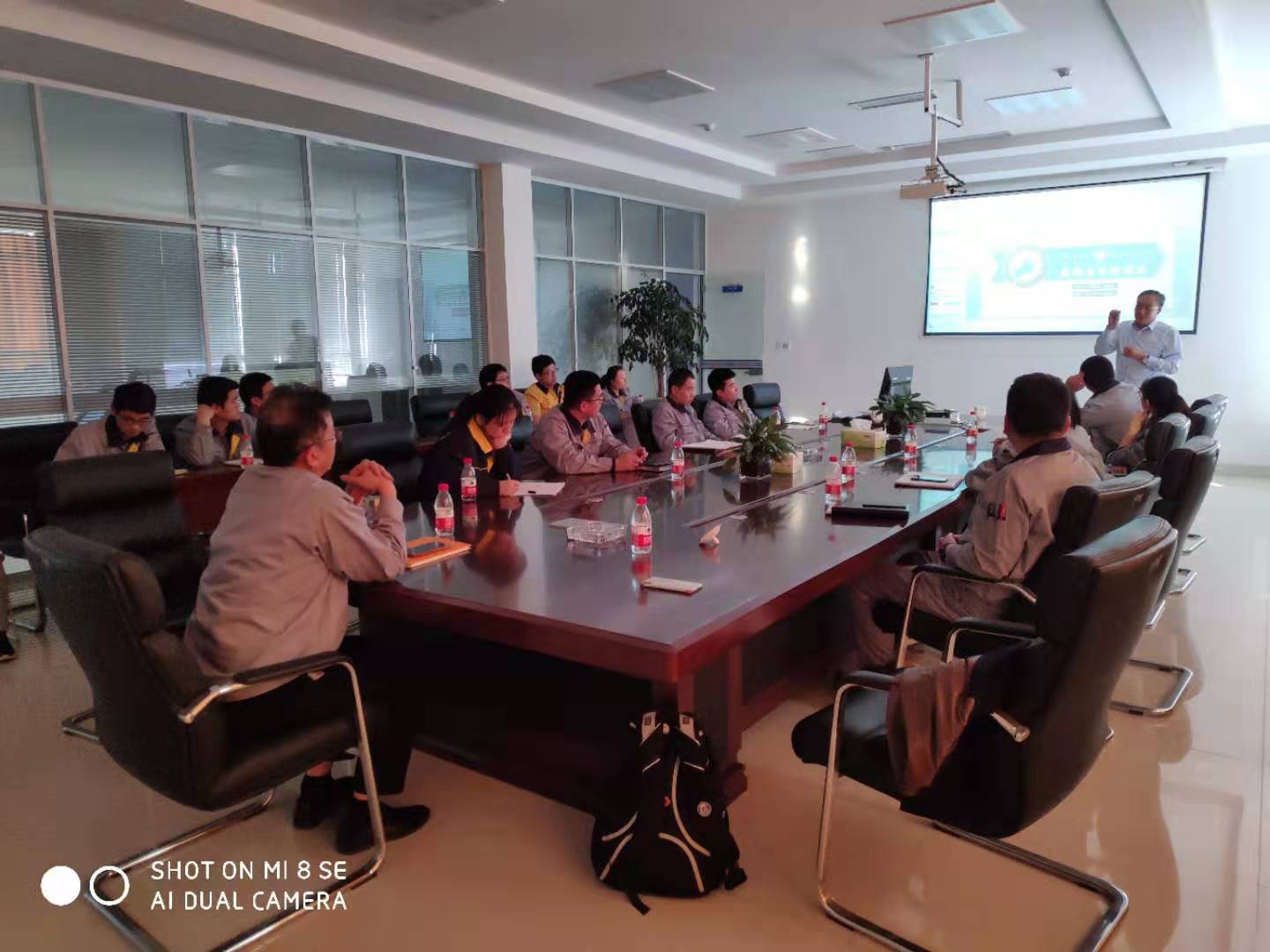 上門(mén)授課，坐而論法，韓曉峰主任受邀到戴森車(chē)輪講授“情、理、法”